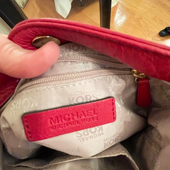 Michael Kors red leather crossbody bag - Picture 6 of 8